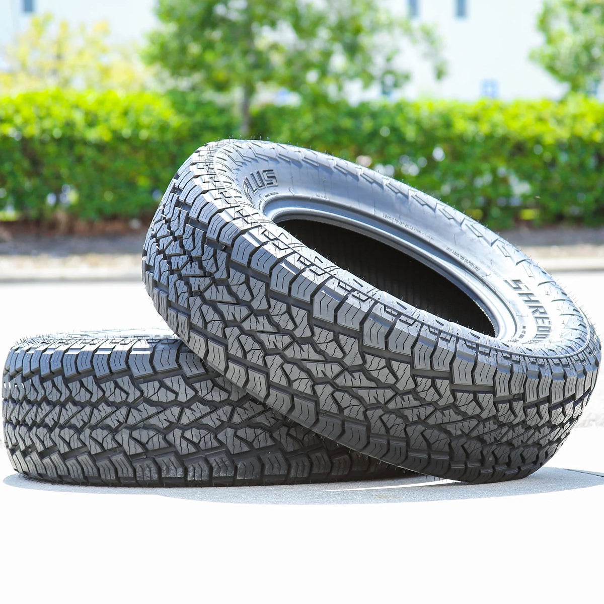 Aplus Shredder AT 235/70R16 106T a/T All-Terrain Tire