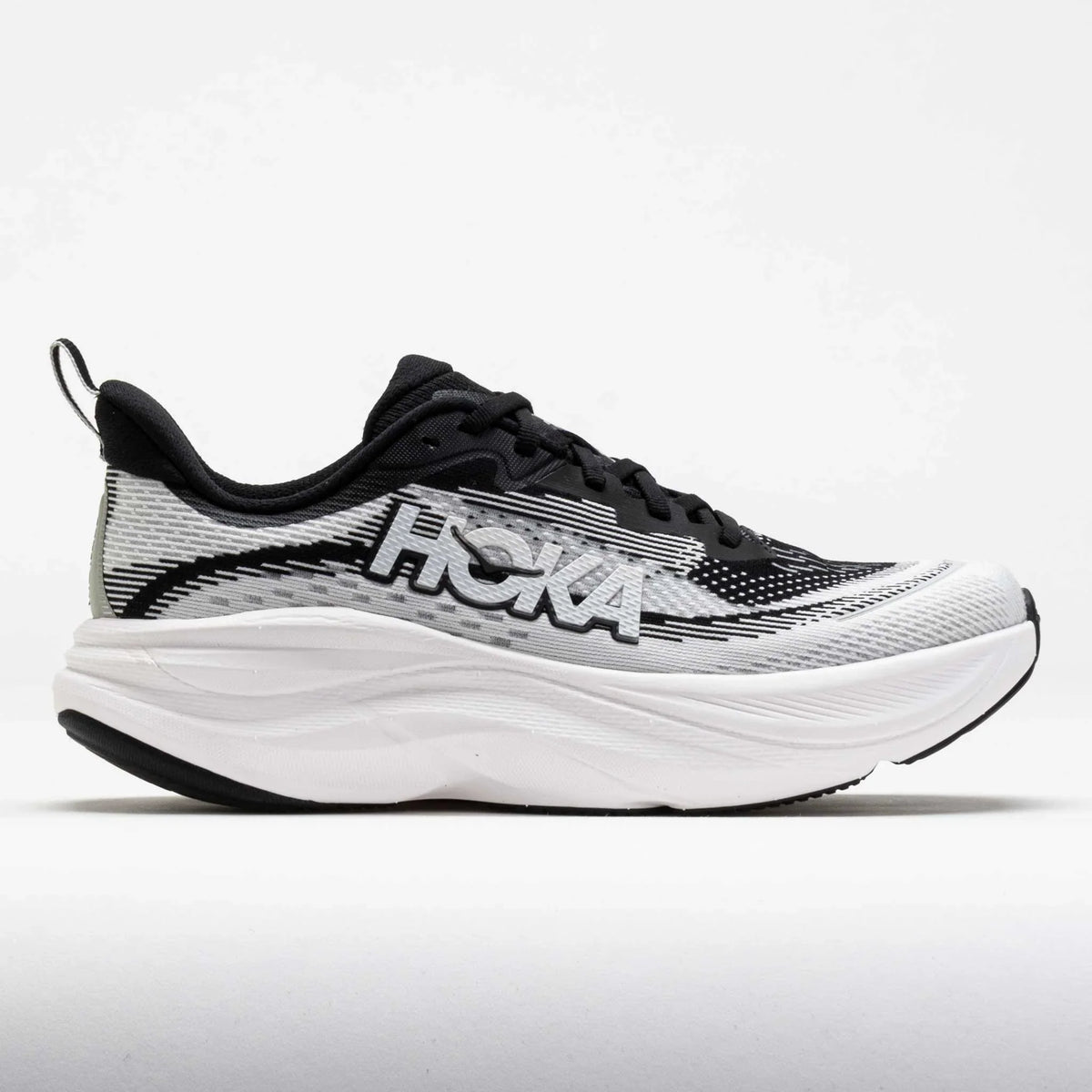 Women's Black/White Running Shoes - Skyflow